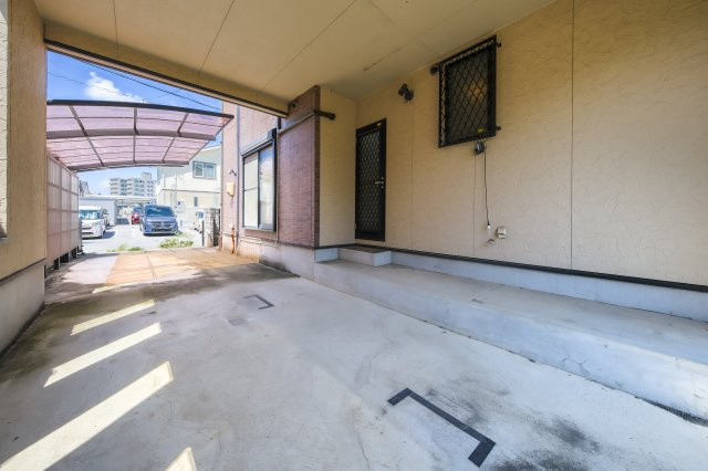 岐阜市東島三丁目戸建の駐車場