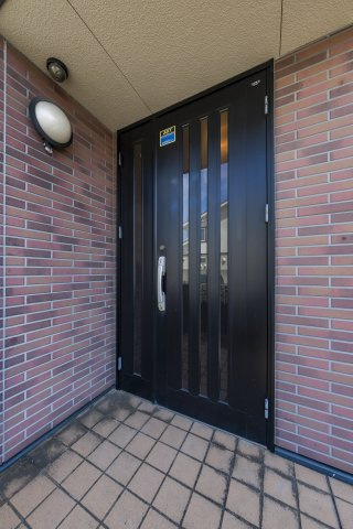 岐阜市東島三丁目戸建の玄関