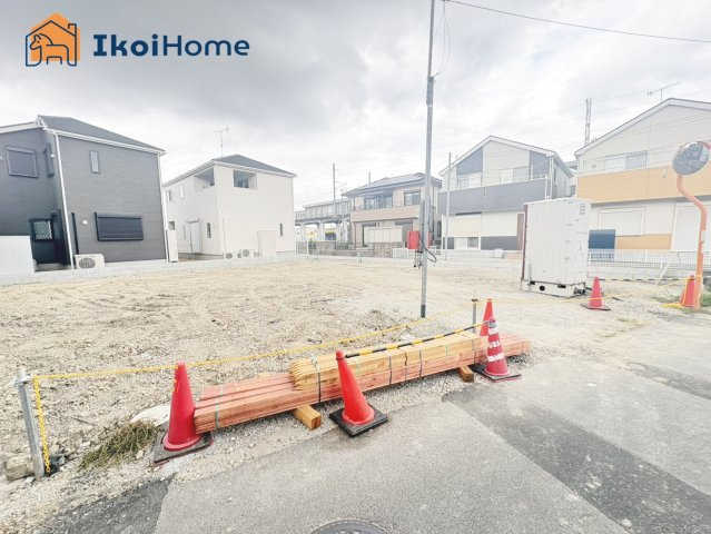明石市二見町西二見　全7棟　6号棟　新築戸建のエントランス|～ご見学に関して～平日や夜間でもご案内可能。決まったお時間で身動きが取れない方も臨機応変に対応します