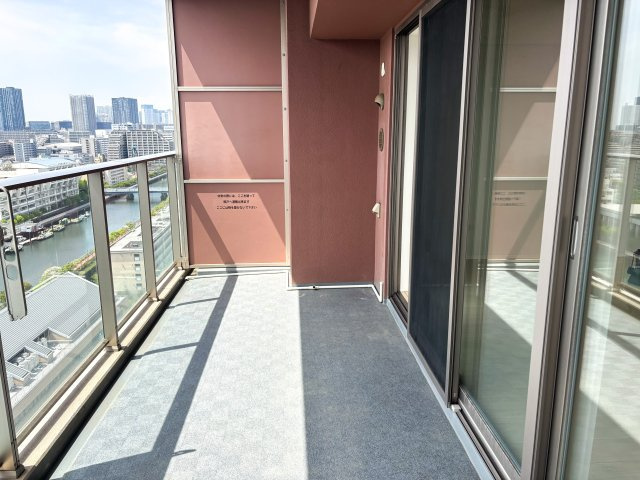 シティテラス東陽町のバルコニー|シティテラス東陽町：約１２．４０平米のワイドバルコニー画像です！