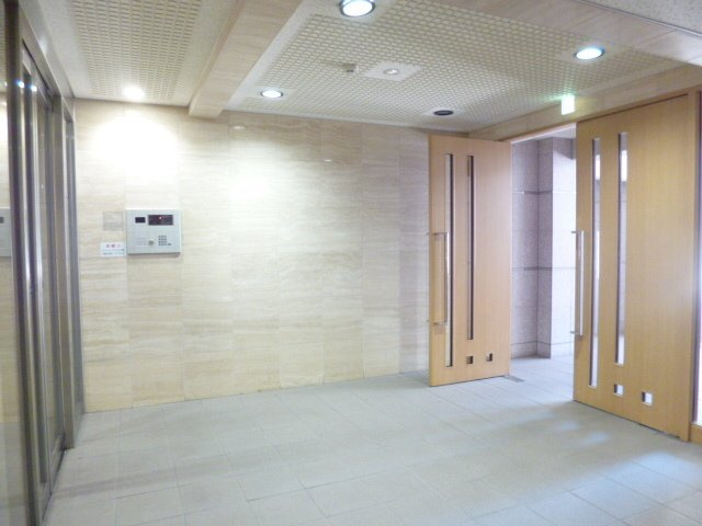 スカイコート市ヶ谷第5のロビー