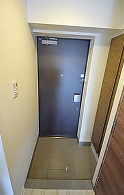 プライマル千石の玄関