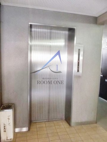 プラージュ高田馬場のその他共用部分|エレベーターです。