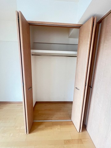 尼崎市大西町３丁目の賃貸マンションの収納