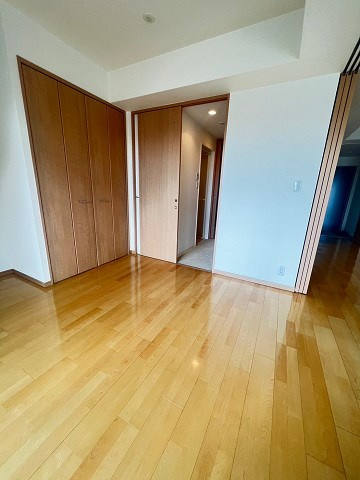 尼崎市大西町３丁目の賃貸マンションの居間・リビング