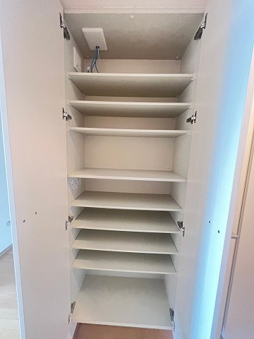 尼崎市大西町３丁目の賃貸マンションの収納