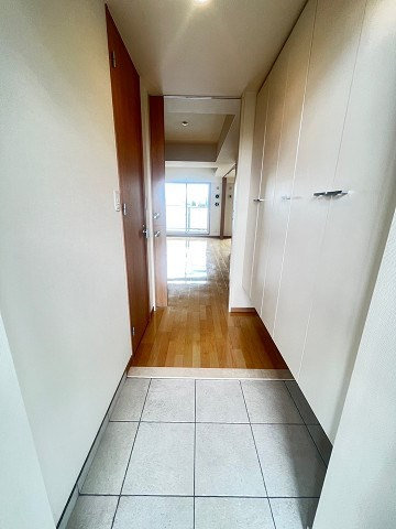 尼崎市大西町３丁目の賃貸マンションの玄関