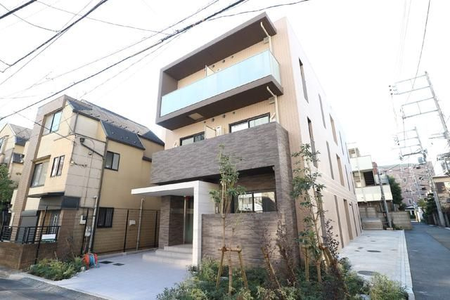 ダン・ラベニール北新宿の外観