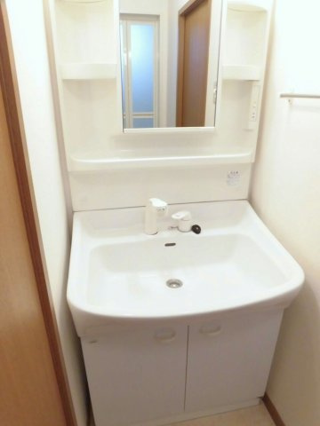 サンヒルズ西町Ⅰの独立洗面台