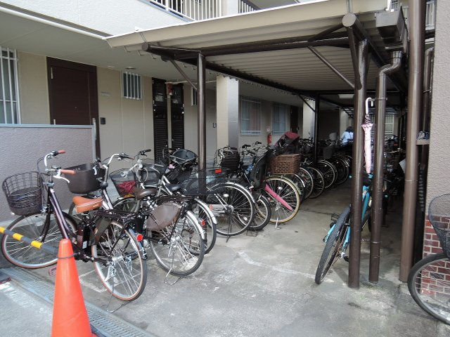 高槻第2コーポラスの駐車場
