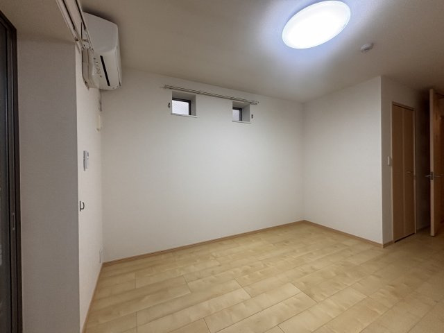 【洋室】 | サンプラザ忠岡