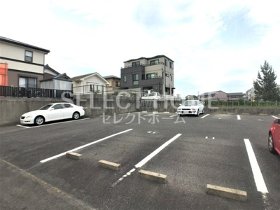 【駐車場】 | グランドコーポ甲子園 | 駐車場があるので、車を買う予定の方も安心です