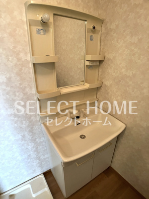 【独立洗面台】 | グランドコーポ甲子園 | 独立洗面台で身支度をすべて済ませてしまいましょう