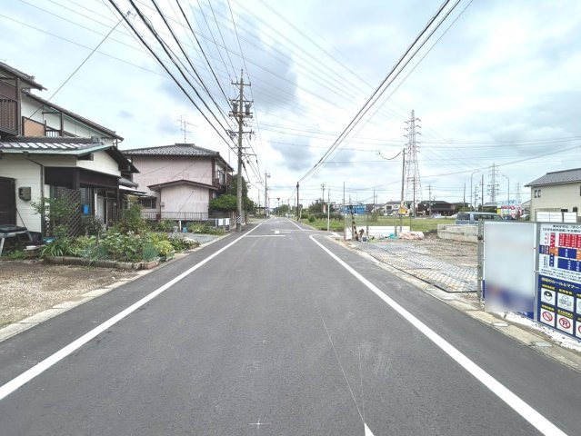 ブルーミングガーデン　一宮市柚木颪　全2区画分譲の前面道路含む現地写真|「現地（2026年8月28日）撮影」　
■前面道路　
■ヤマダ不動産　株式会社リライフ