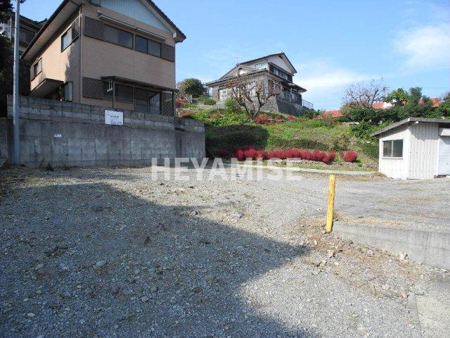山上アパートの駐車場