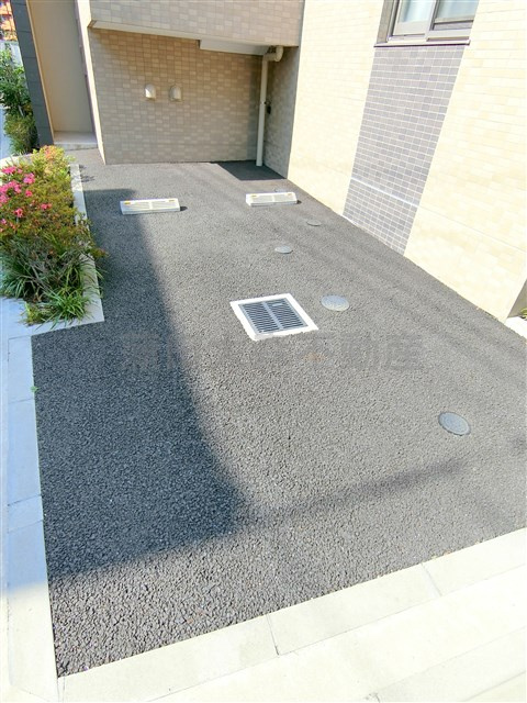 COMFORTコンフォート南六郷の駐車場|敷地内平置き駐車場　空き状況等詳細はお問合せください。