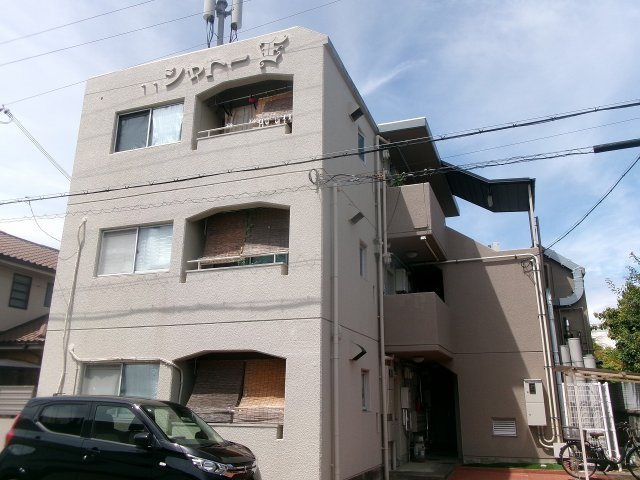 シャトーFの外観
