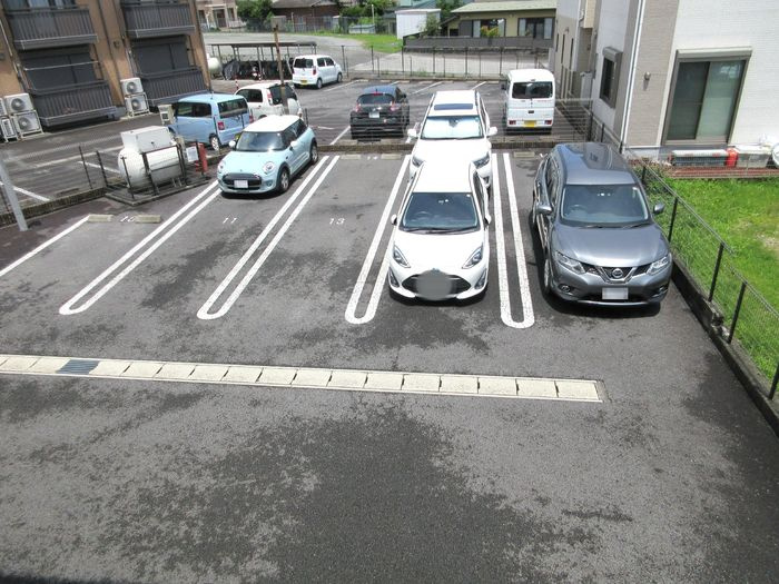 オッツ石原坂の駐車場