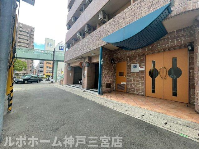 エステムコート神戸・三宮山手センティールのエントランス