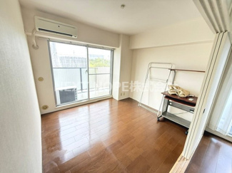 【洋室】 | ネオコーポ東武庫川　南西角部屋 | 洋室5帖です♪バルコニーに面した明るく開放的な室内です！！ぜひ現地でご確認ください！