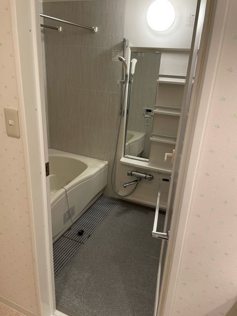 文京区本郷１丁目の賃貸マンションの浴室