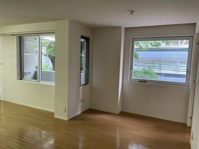 文京区本郷１丁目の賃貸マンションの居間・リビング