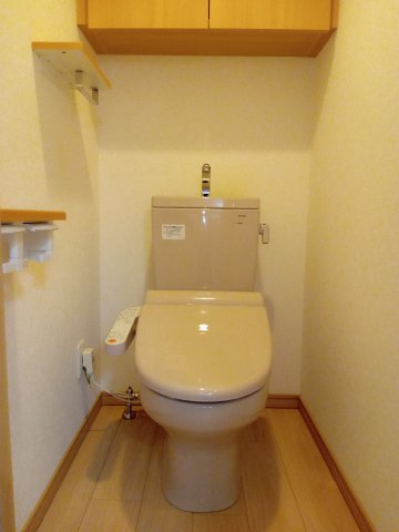 ルーブル喜多見のトイレ|ゆったりとした空間のトイレです
