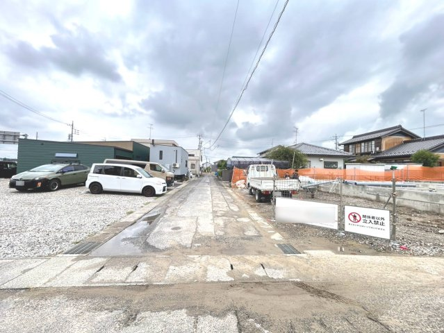 ブルーミングガーデン　一宮市柚木颪　全2区画分譲の前面道路含む現地写真|「現地（2026年8月28日）撮影」　
■前面道路　
■ヤマダ不動産　株式会社リライフ