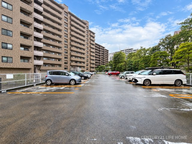 【駐車場】 | 新本牧壱番館 | カースペースがあります