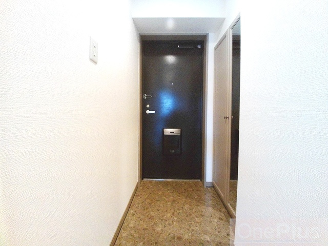 プラスワン芦屋の玄関