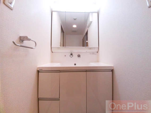 プラスワン芦屋の洗面所