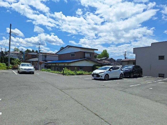 パインヒルズの駐車場