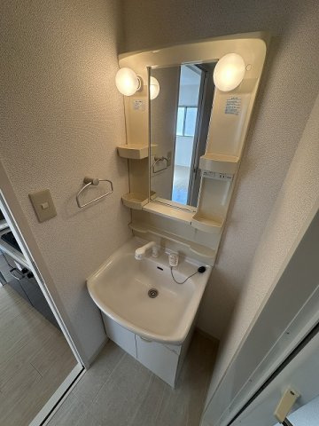 【洗面所】 | レスペランス | ※参考写真※洗髪洗面化粧台で忙しい朝にも寝癖の付いた頭にも優しい☆お化粧するときにも大活躍です♪