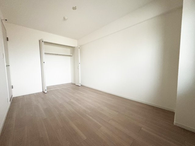 ライオンズマンション高槻の洋室|納戸（約６.８帖）