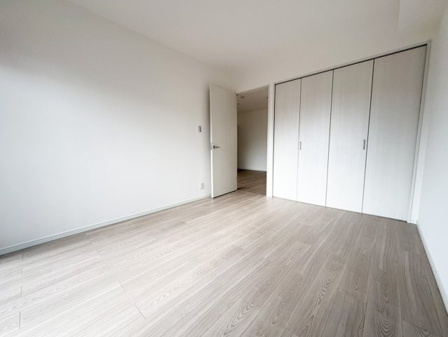 ライオンズマンション高槻の洋室|納戸（約６.６帖）