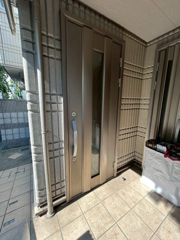 ジョイナスの玄関