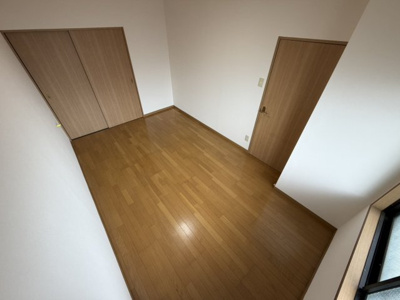 【寝室】 | ロイヤルパインズ