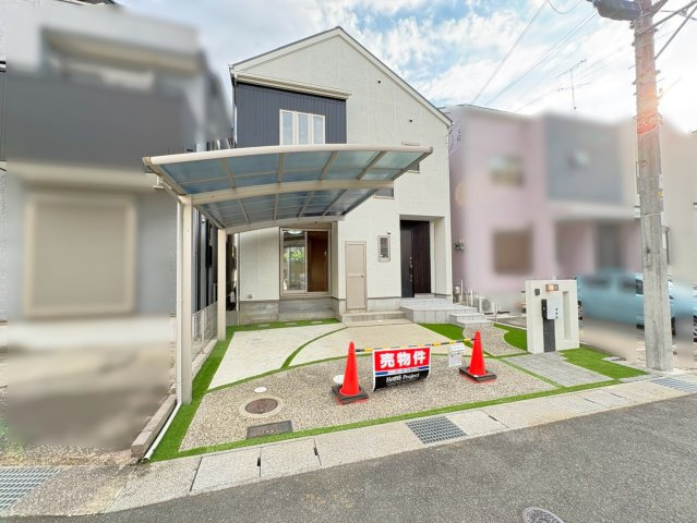 ◆リフォーム済み◆ロフト付き３LDK◆並列２台駐車可◆オール電化◆八幡市八幡山田の外観|外観＆駐車スペース