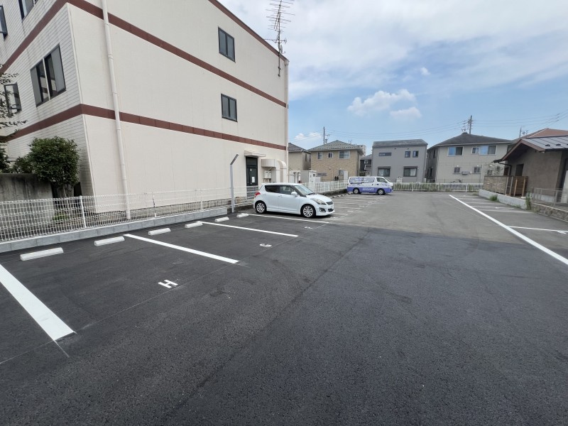 Belle Jiang　Ⅱの駐車場