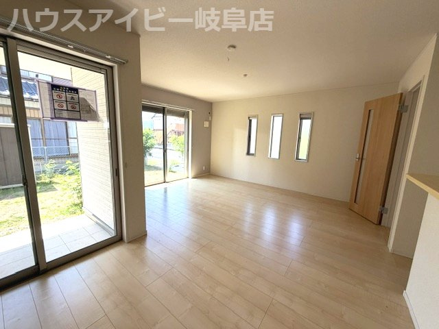 【居間・リビング】の画像
