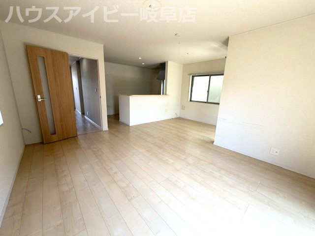 【居間・リビング】の画像