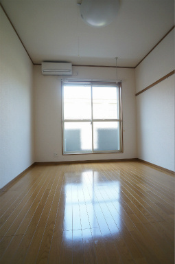 【洋室】 | メイプルハウス | ※同タイプのお部屋の写真になります。