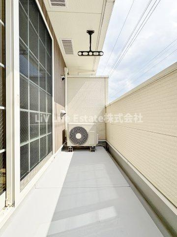 東村山市廻田町１丁目のアパートのバルコニー