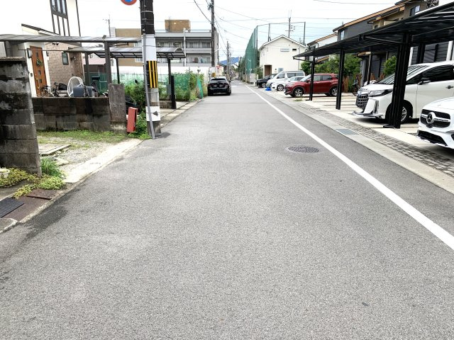 京都市左京区一乗寺中ノ田町　中古一戸建の前面道路含む現地写真