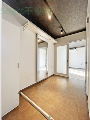 Gallery庄内通の玄関