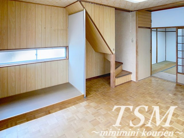 香里西之町貸家の洋室
