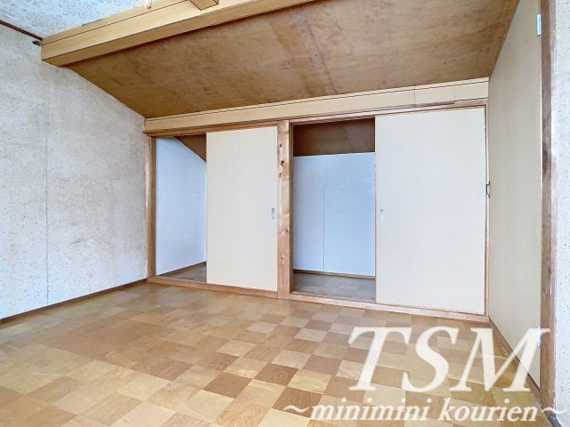 香里西之町貸家の洋室