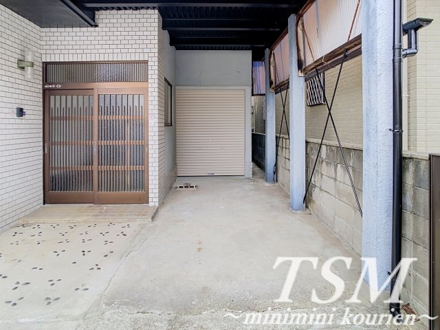 香里西之町貸家の駐車場