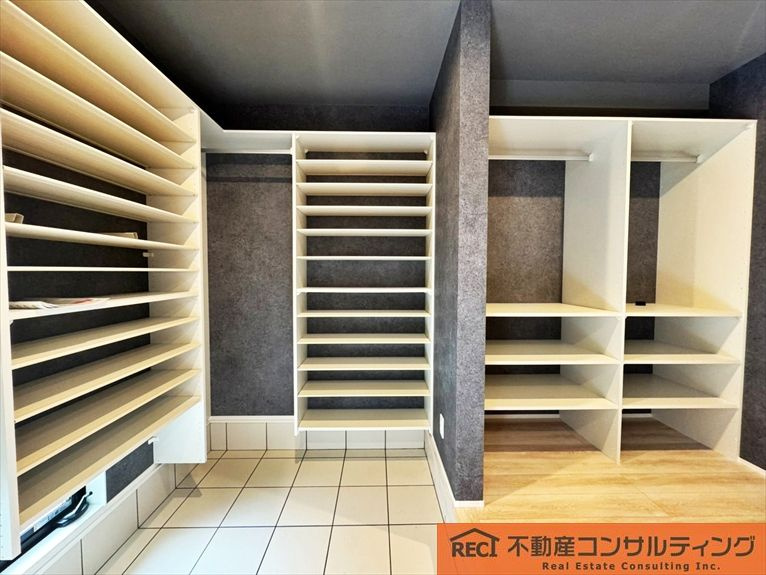 神戸市灘区篠原本町1丁目　C号地　新築戸建の収納
