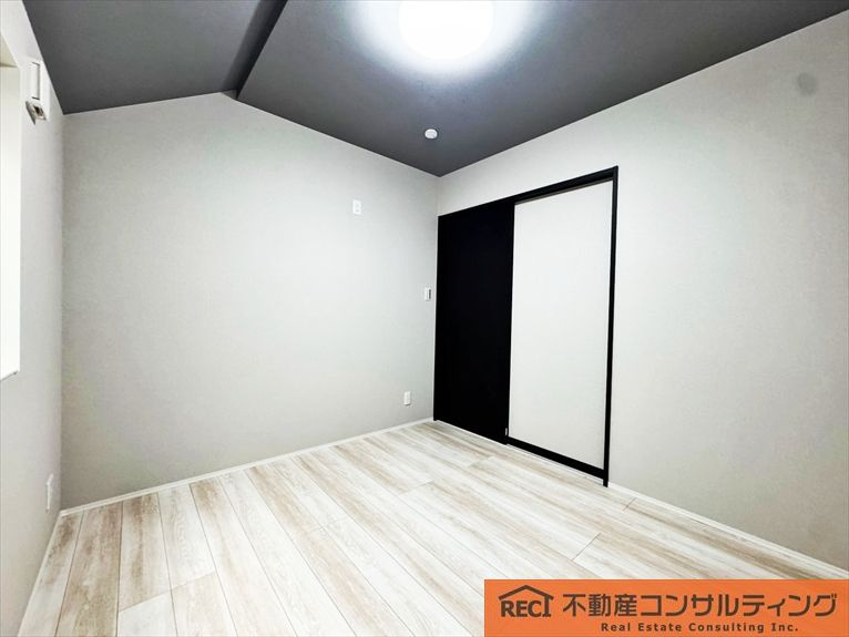 神戸市灘区篠原本町1丁目　C号地　新築戸建の洋室